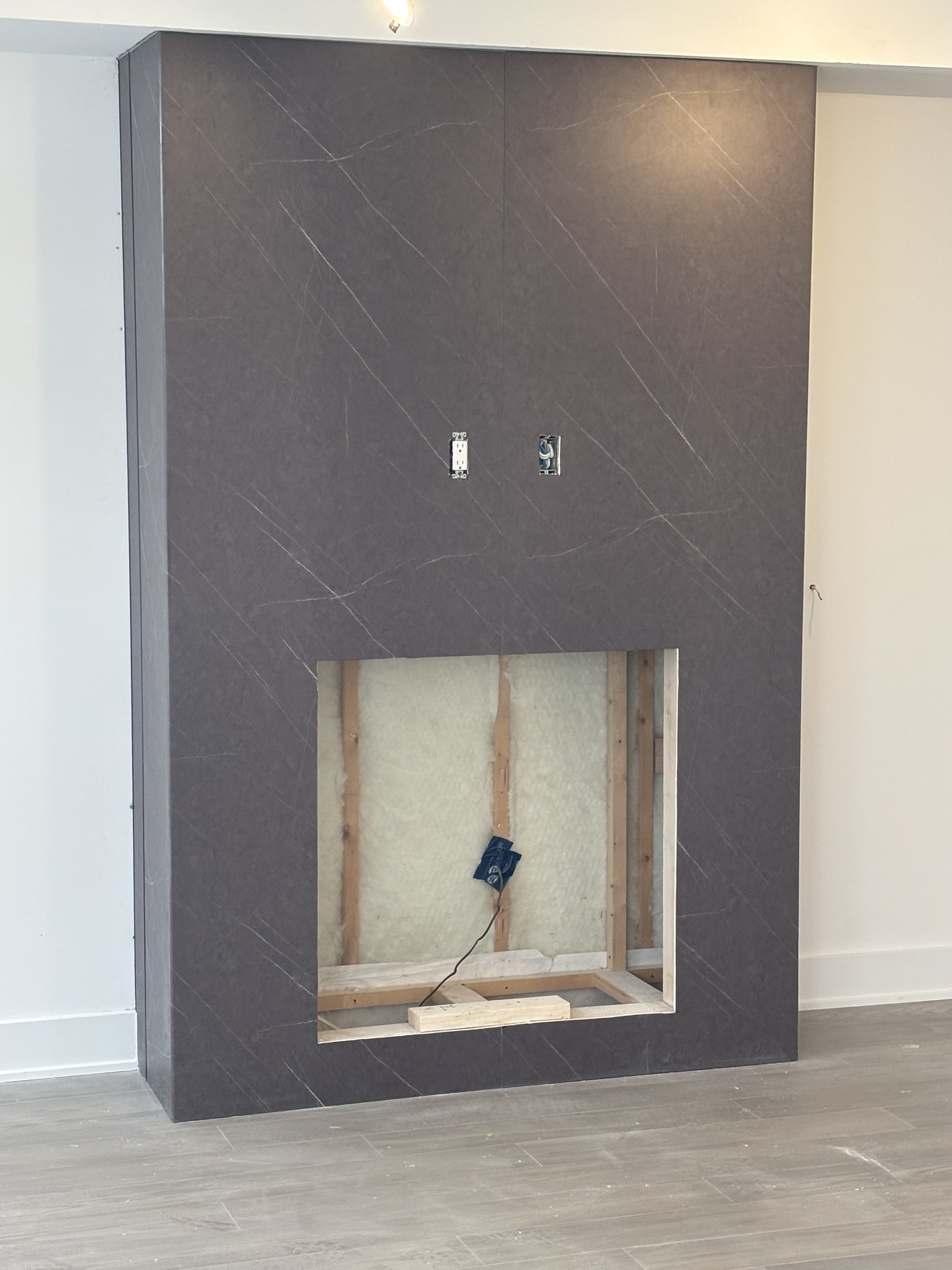 Custom interior staircase and glass railing execution